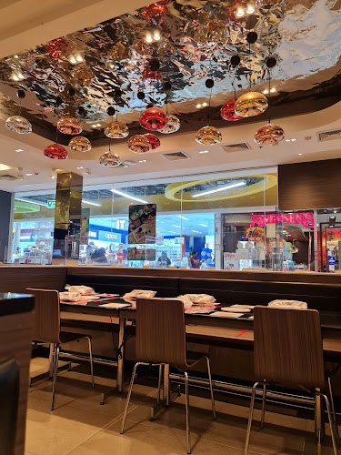 โลตัส ฉลอง - การบริการอาหารและที่พัก