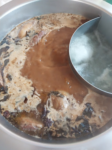 ก๋วยเตี๋ยวเรือกรุงเก่า:สาขาบ้านกล้วย - การบริการอาหารและที่พัก