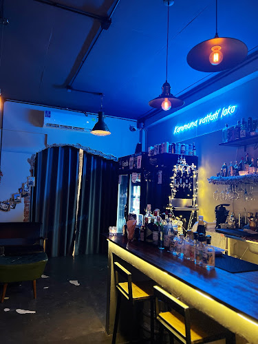 Slowlight slow-bar คาเฟ่แอนด์บาร์