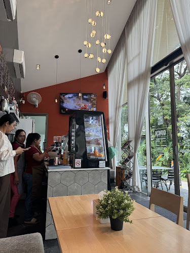 Grand view cafe' - การบริการอาหารและที่พัก