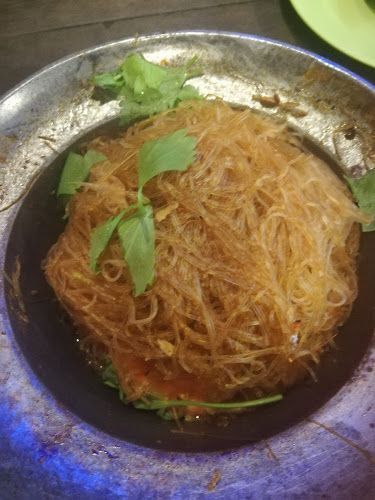 ครัวลุงหนุ่ม - การบริการอาหารและที่พัก