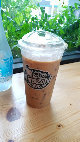 คาเฟ่ อเมซอน ปตท.บ้านกล้วย ไทรน้อย - การบริการอาหารและที่พัก