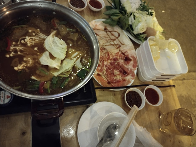 WHERE(แว)เบิ่ง - การบริการอาหารและที่พัก