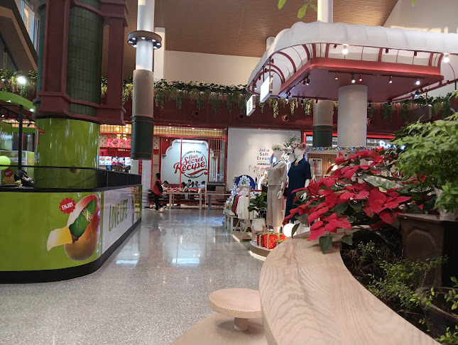 Bar B Q Plaza สาขาเซ็นทรัล นครสวรรค์ - การบริการอาหารและที่พัก