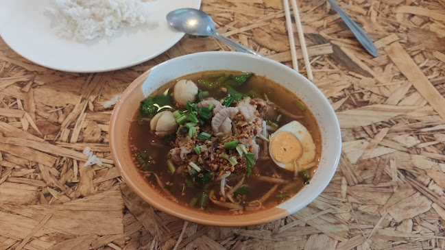 Aor Thai food - การบริการอาหารและที่พัก
