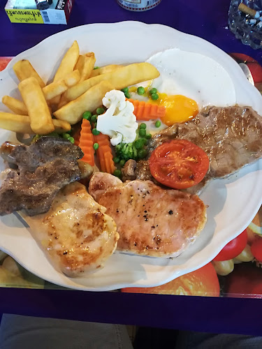 Opinii despre Jolly`s Hotel & Restaurant în อำเภอบางละมุง - การบริการอาหารและที่พัก