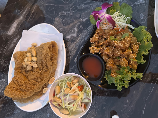 The Atlantic Pub & Restaurant - การบริการอาหารและที่พัก