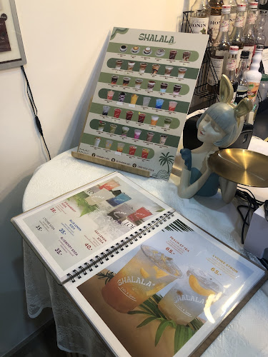 Opinii despre Shalala Cafe' X Studio (ชาลาล่า คาเฟ่) în Samut Prakan - การบริการอาหารและที่พัก