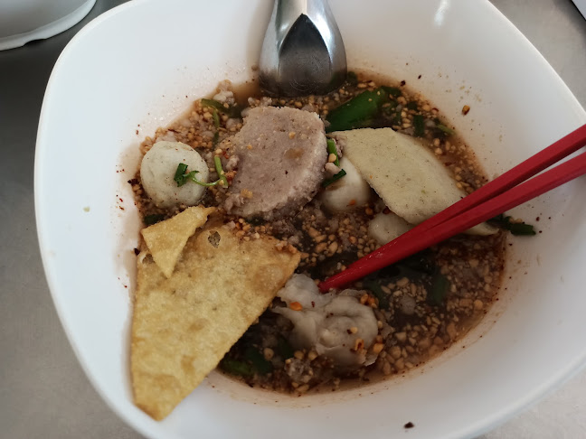 Comentarii opinii despre เจ๊จิ๋ม ก๋วยเตี๋ยวเส้นปลา เกี๊ยวปลา