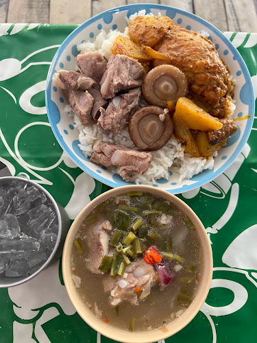 ร้านทองแก้ว ข้าวแกงเมืองลุง