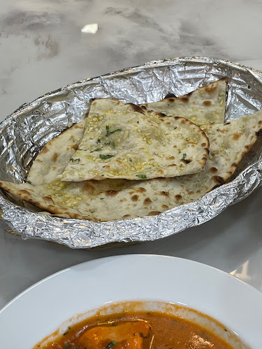 Rustic Lounge - การบริการอาหารและที่พัก