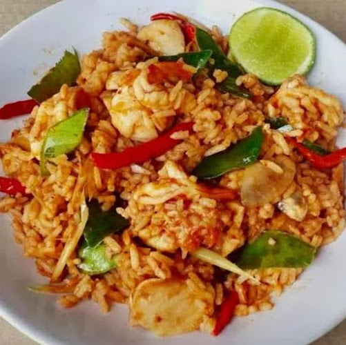 Opinii despre ก๋วยเตี๋ยวเรือซุปเปอร์แซ่บ@ราไวย์ în อำเภอเมืองภูเก็ต - การบริการอาหารและที่พัก