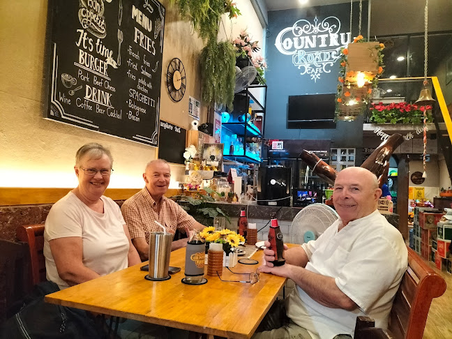 Country Road Cafe - อำเภอบางละมุง
