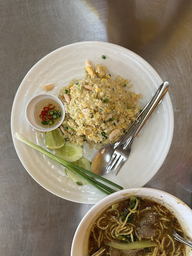 4,6 ตําบล ตลาดใหญ่ 8 ถ. อ๋องซิมผ่าย ตำบลตลาดใหญ่ อำเภอเมืองภูเก็ต ภูเก็ต 83000