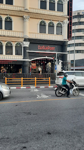 Centerpoint Phuket - การบริการอาหารและที่พัก