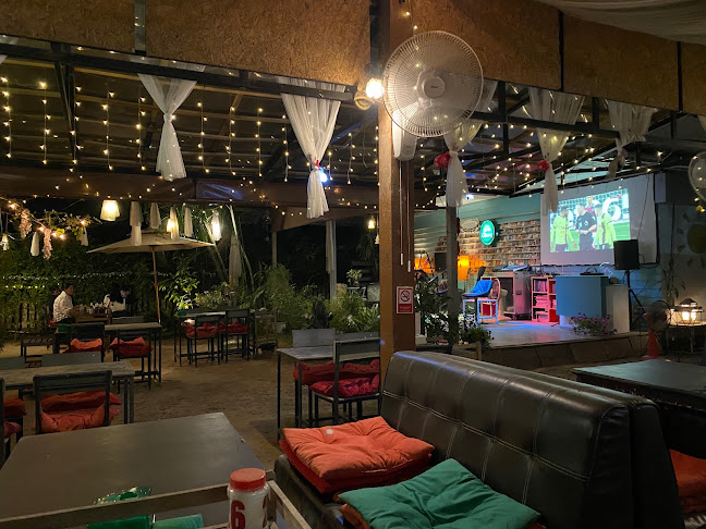 ร้านกาสะลอง - การบริการอาหารและที่พัก