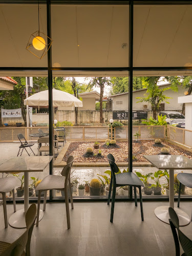 Comentarii opinii despre R space cafe & eatery