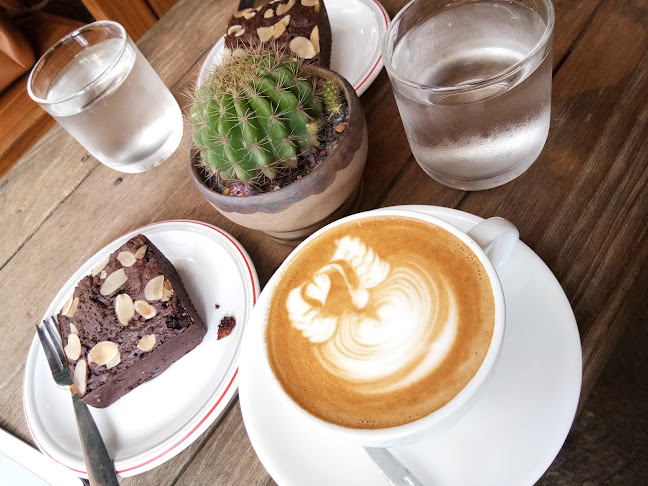 379 Drip กาแฟเรียบง่ายใต้ถุนบ้านเลขที่ 379