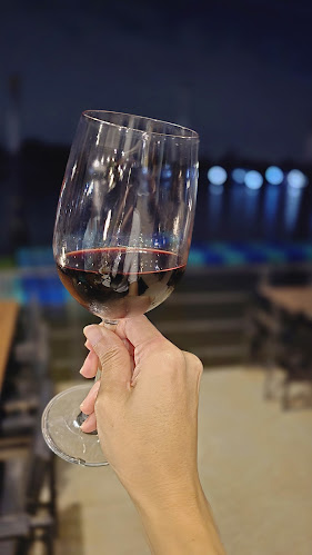 River Wine Restaurant&Karaoke - อำเภอปากเกร็ด