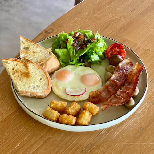 🌞 Leikki Neighbourhood Cafe - Muang