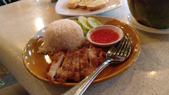 Food Market Restaurant Karon - การบริการอาหารและที่พัก