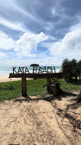 Kata Beach Day Market - การบริการอาหารและที่พัก