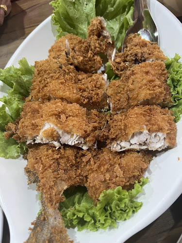 ร้านอาหารแสงทองโภชนา - การบริการอาหารและที่พัก