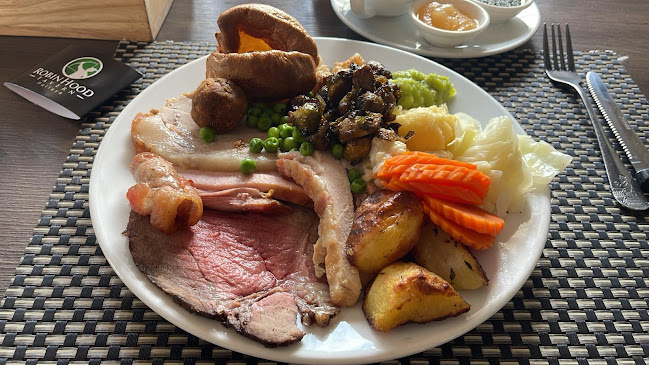 Opinii despre Robin Hood Tavern în อำเภอบางละมุง - การบริการอาหารและที่พัก