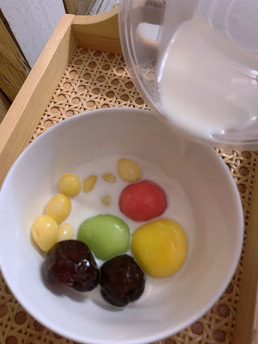 Opinii despre บัวลอยสอดไส้ลาวาเยิ้มอ้อมน้อย în อำเภอกระทุ่มแบน - การบริการอาหารและที่พัก