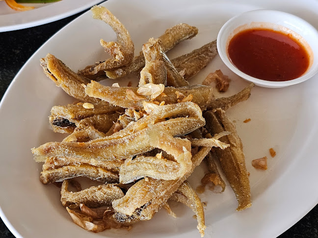 มุมอร่อย สาขานาเกลือ - การบริการอาหารและที่พัก