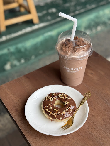 CHARLOTTE DOUGHNUTS Sai Song - การบริการอาหารและที่พัก