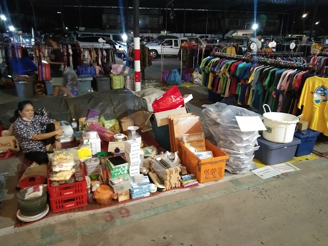 Opinii despre พิศาลมอเตอร์ตลาดชลประทาน în อำเภอปากเกร็ด - การบริการอาหารและที่พัก