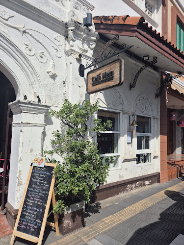 Café Mem (คาเฟ่ เมม) - เมือง