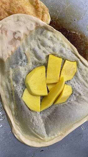 Roti-Muslim - การบริการอาหารและที่พัก