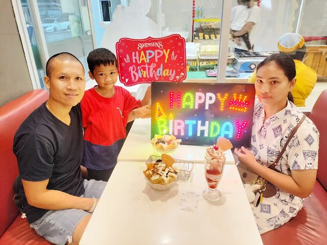 Opinii despre Swensen's Lotus Phayao în อำเภอเมืองพะเยา - การบริการอาหารและที่พัก