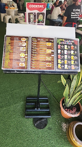 Opinii despre ก๋วยเตี๋ยวเรือ 12 เหรียญ ป่าตอง în อำเภอกะทู้ - การบริการอาหารและที่พัก