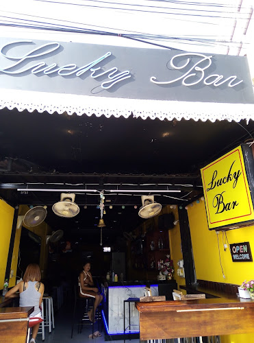 Lucky Bar - การบริการอาหารและที่พัก