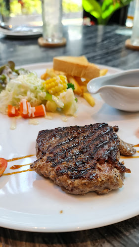 หลานตาชูหาดใหญ่ - การบริการอาหารและที่พัก