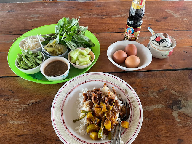 ข้าวแกงปักษ์ใต้ - การบริการอาหารและที่พัก