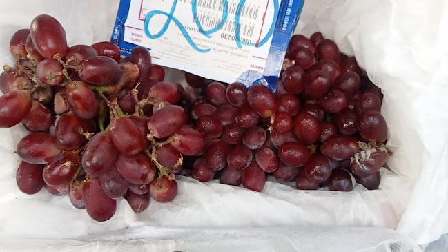 ร้านผลไม้ อ่าวอุดม - การบริการอาหารและที่พัก