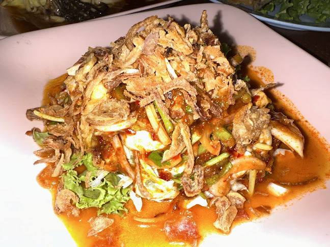 จุ่มแซ่บยโส 2 (Dipping with spicy sauce 2) - การบริการอาหารและที่พัก