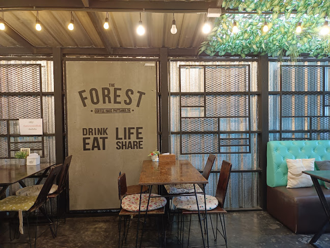 THE FOREST COFFEE HAUS PHITSANULOK - การบริการอาหารและที่พัก