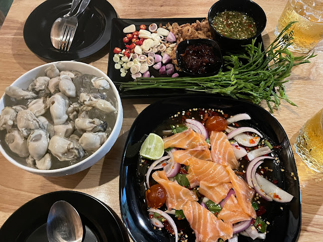 ล้านความสุขอ่าวอุดม - อำเภอศรีราชา