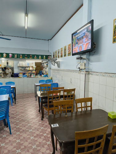 Khaled Restaurant, Halal Food