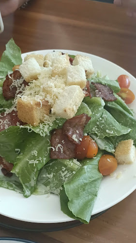 Opinii despre Hug Restaurant în อำเภอเมืองยโสธร - การบริการอาหารและที่พัก