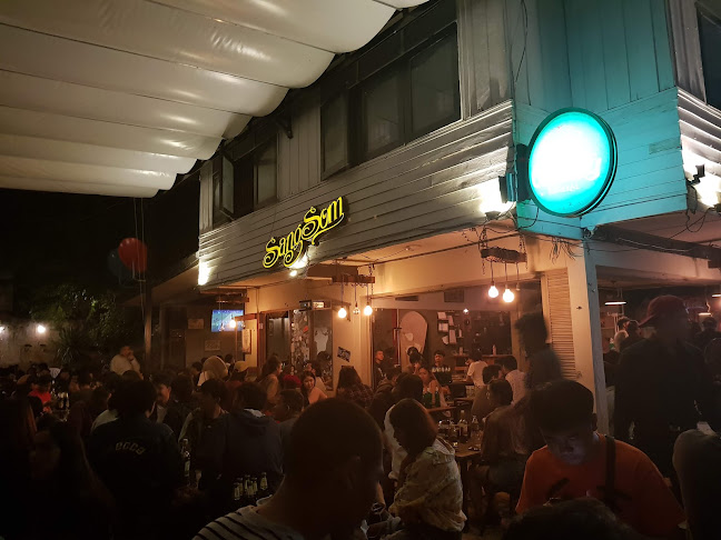 ร้านถวิล แปลว่าคิดถึง - การบริการอาหารและที่พัก