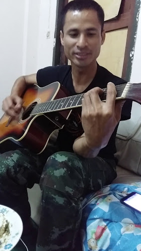 ตลาดหนองไผ่ล้อม - การบริการอาหารและที่พัก