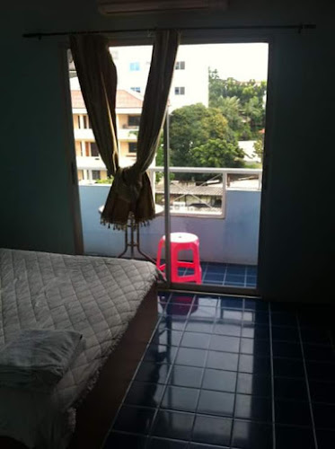 Crocodile Bar - การบริการอาหารและที่พัก