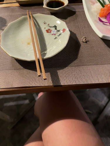 YUZU Japanese Restaurant & Bar - การบริการอาหารและที่พัก