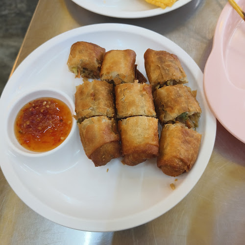 คุณจี๊ดยอดผัก - การบริการอาหารและที่พัก